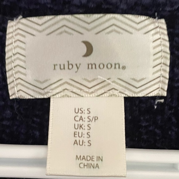 Women’s faux wrap sweater. Excellent used condition. - Picture 3 of 4